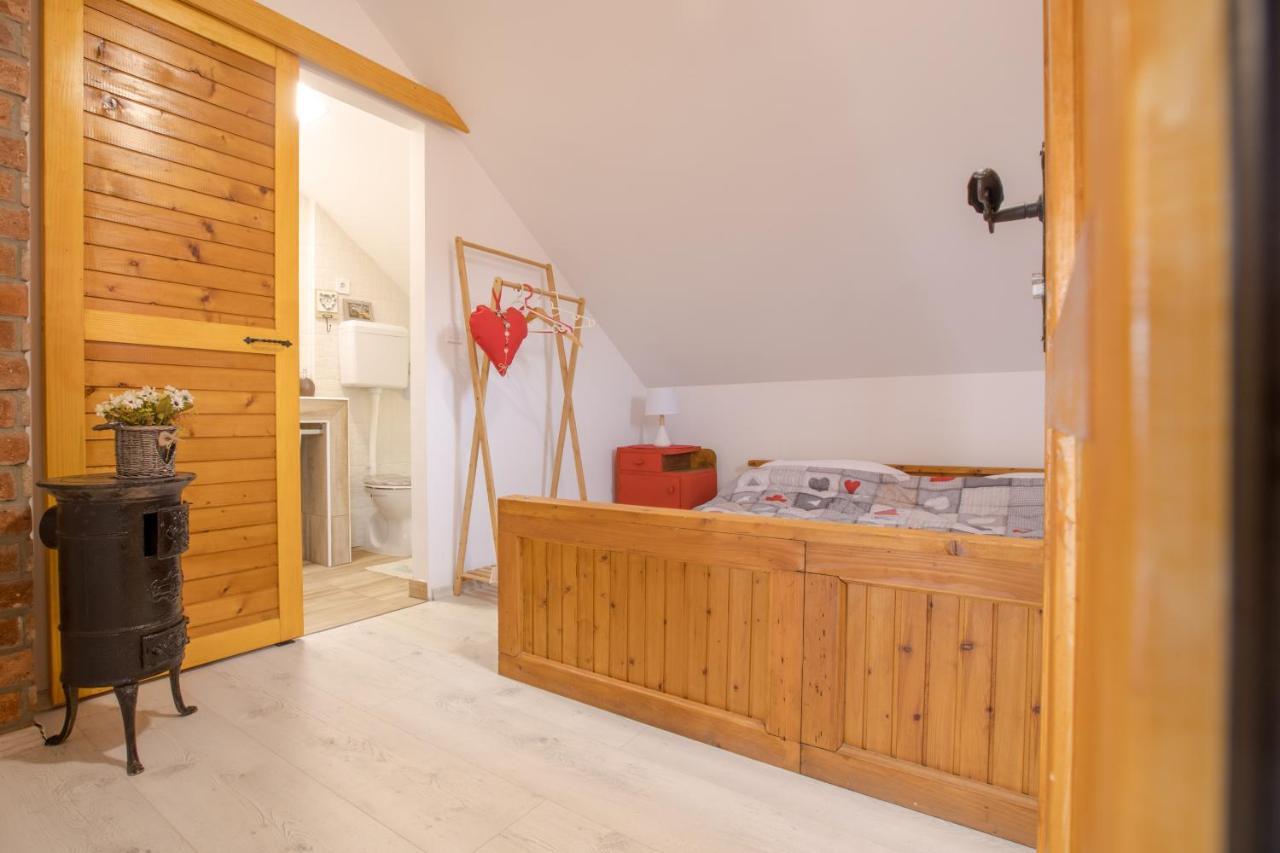 Kuca Za Odmor "Dva Srca" Hotel Ceminac Ngoại thất bức ảnh