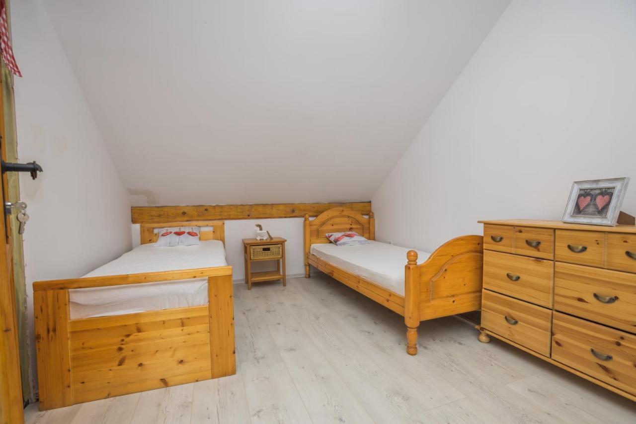 Kuca Za Odmor "Dva Srca" Hotel Ceminac Ngoại thất bức ảnh