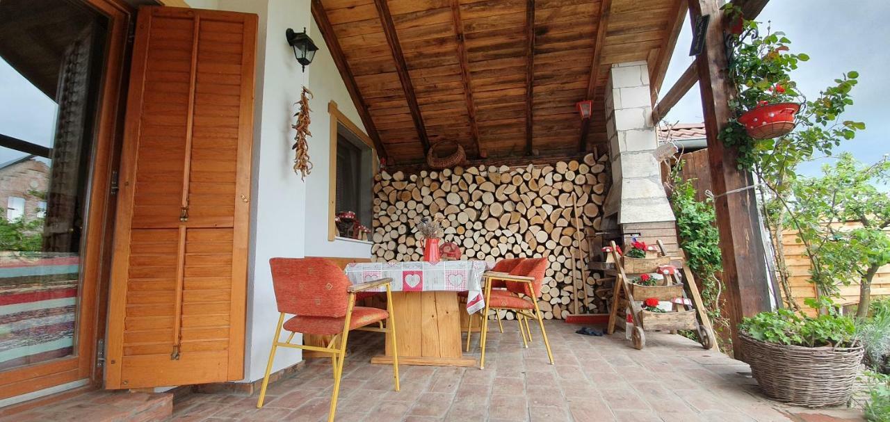 Kuca Za Odmor "Dva Srca" Hotel Ceminac Ngoại thất bức ảnh